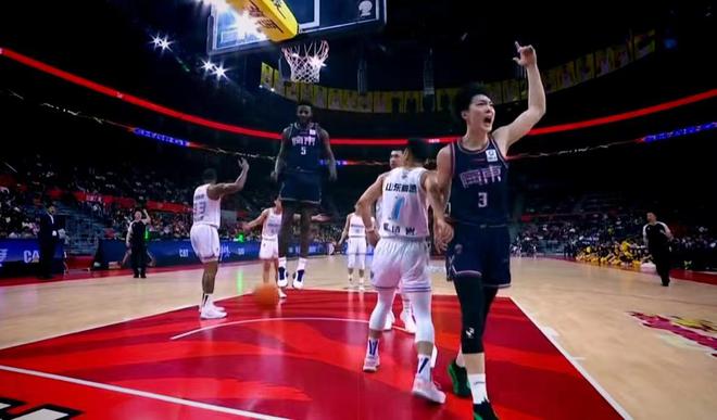 鲁能主场大胜蔚然成风继续领跑 鲁能主场大胜蔚然成风继续领跑