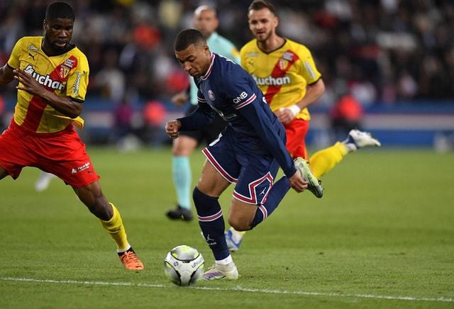 朗斯客场逼平尼斯,法甲保级压力不减的简单介绍 朗斯客场逼平尼斯,法甲保级压力不减的简单介绍