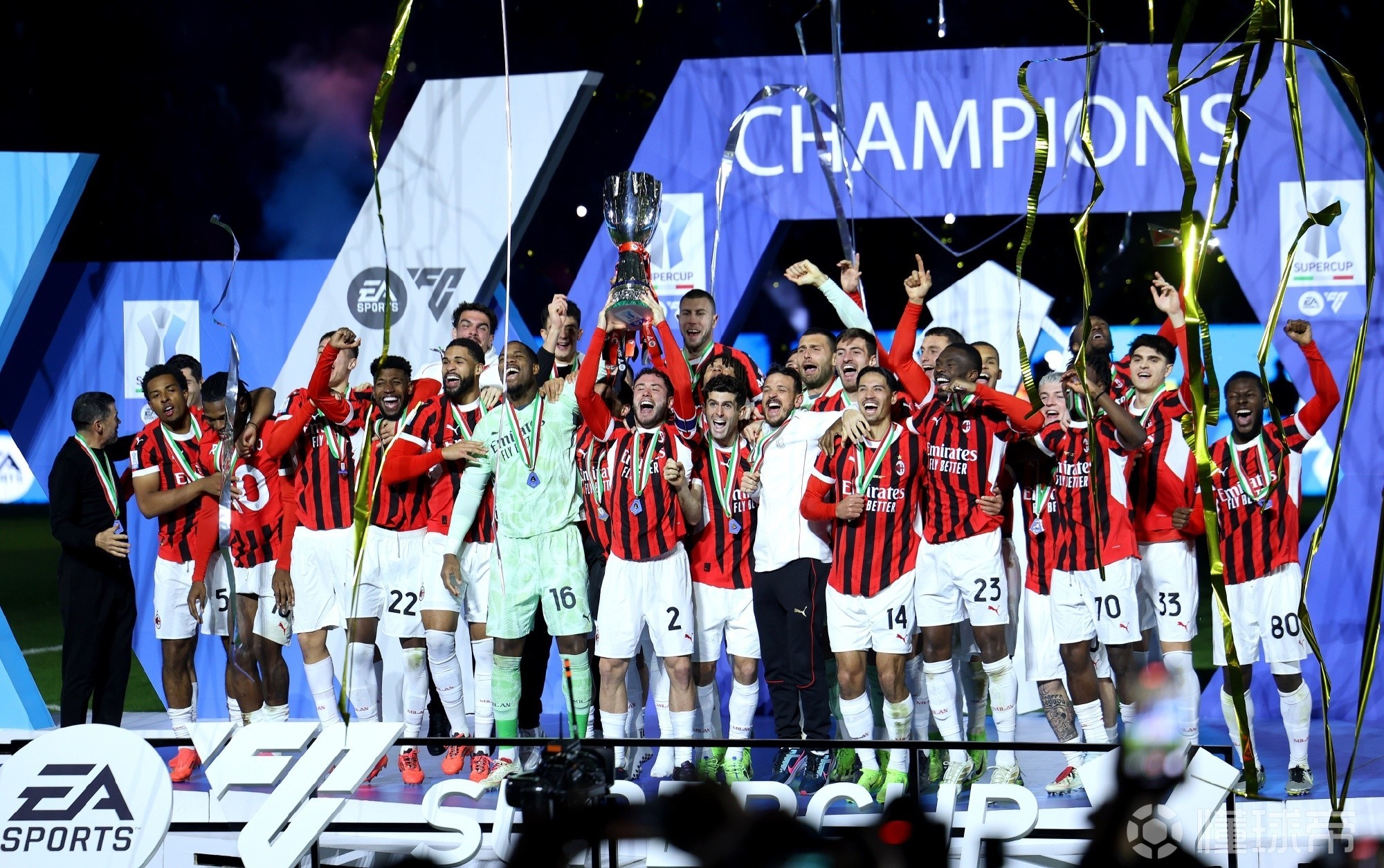 罗马球迷举办庆典，纪念球队夺得赛季冠军的简单介绍