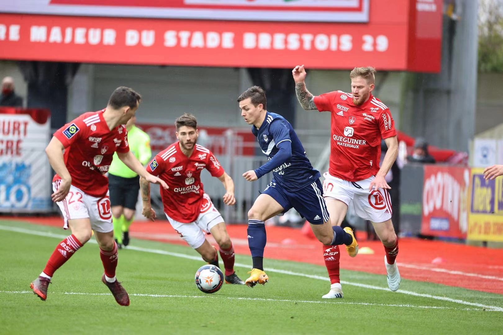 包含波尔多客场战平，法甲积分稳步上升的词条