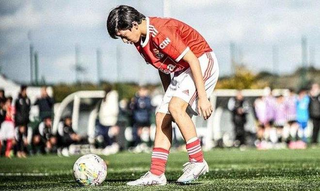 奥格斯堡新援适应迅速,或将成为球队新希望 奥格斯堡新援适应迅速,或将成为球队新希望