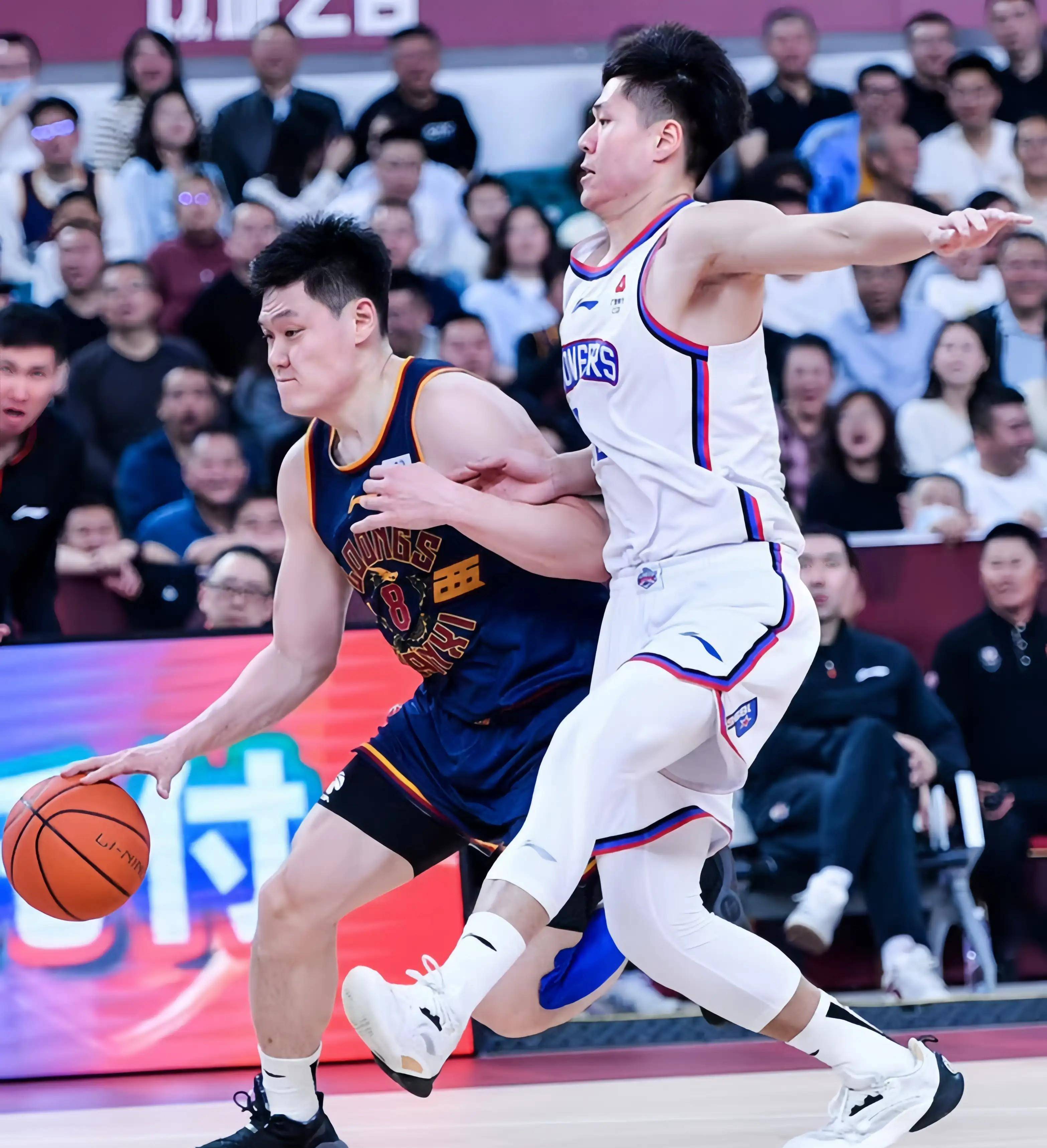 穆古鲁扎在老鹰比赛中重要助攻，出色防守引发热议！的简单介绍