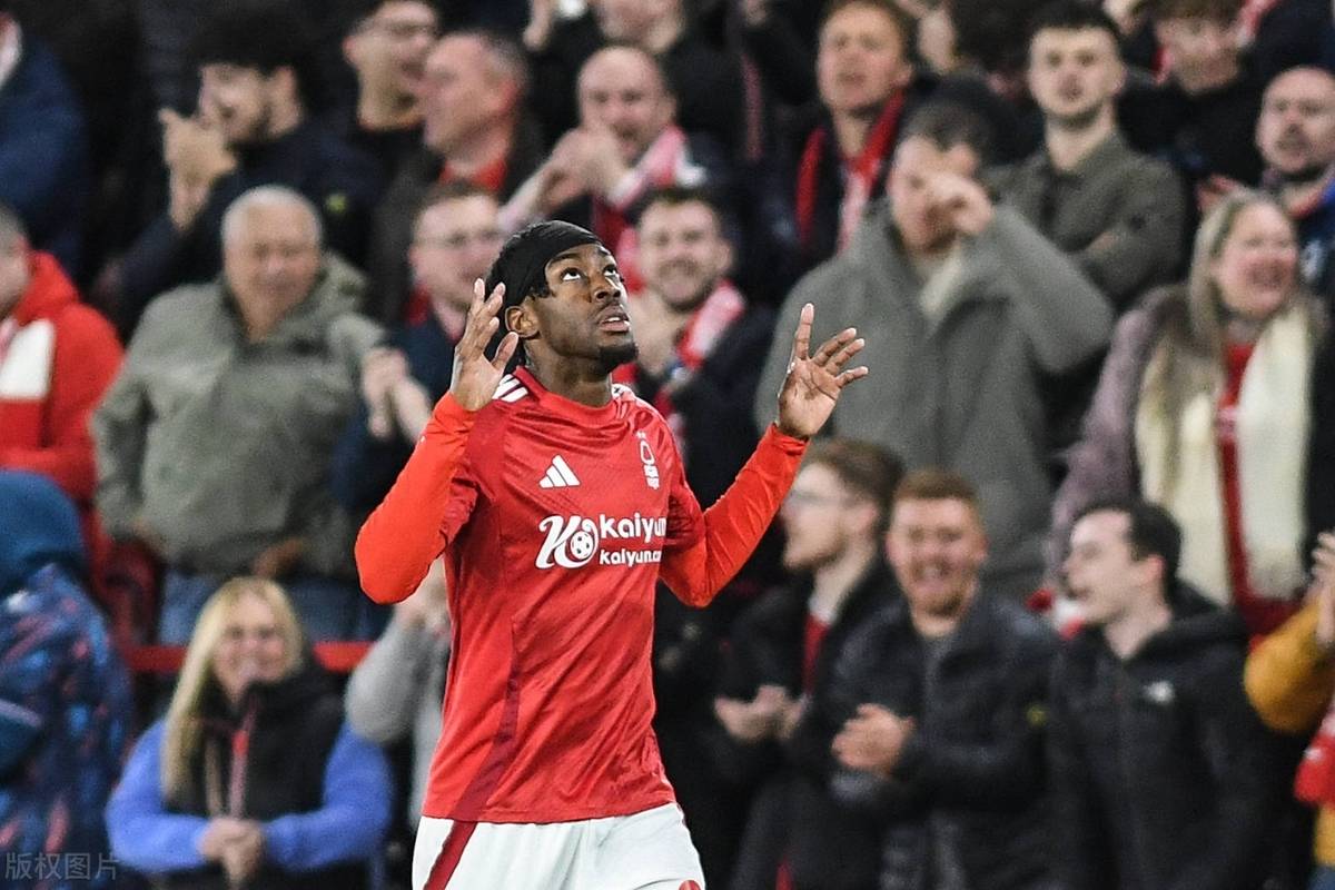 战术调整首场状态出色，曼联观众沸腾！，浓眉哥重返赛场气势如虹延续的简单介绍